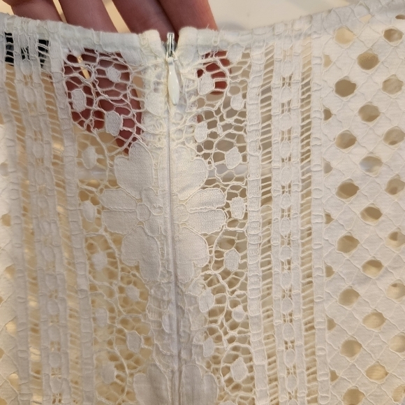 Cupcakes and Cashmere Luca Lace Dress Size Medium - Picture 6 of 9